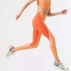 Outdoor Voices Zoom 7/8 Leggings Size Small Tri-Color